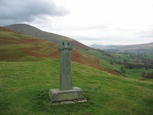 14_38-1.jpg - The monument, with Blease Fell and Blencathra behind.